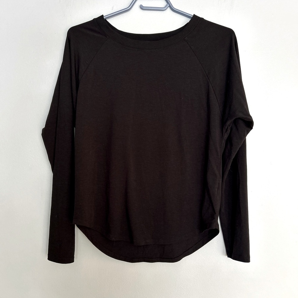 Athleta black long sleeved top ladies size XXS - fits like a XS/S. Like new.